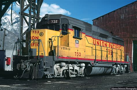 EMD's Styling GP30 Model | Union Pacific GP30 No. 732 idles … | Flickr