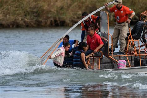 Desperate migrants brave river as U.S., Mexico harden Eagle Pass border ...