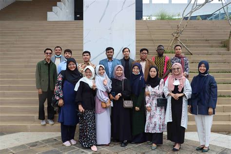 Faculty - Universitas Islam Internasional Indonesia