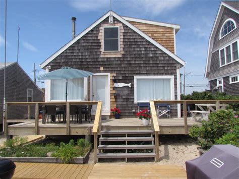 6 Oceanfront Beach Houses to Rent in RI - Rhode Island Monthly