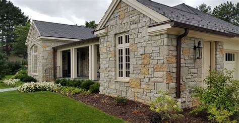 Custom Ashlar and Castle Rock Stone Veneer - Siding and Stone Home ...