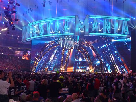 File:Wrestlemania XXVII Stage.jpg - Wikimedia Commons