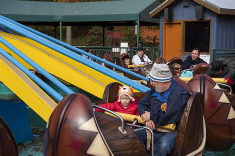 Flying Canoes - Coasterpedia - The Roller Coaster and Flat Ride Wiki