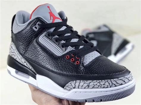 Najlepsze jak do tej pory zdjęcia Air Jordan 3 „Black Cement”