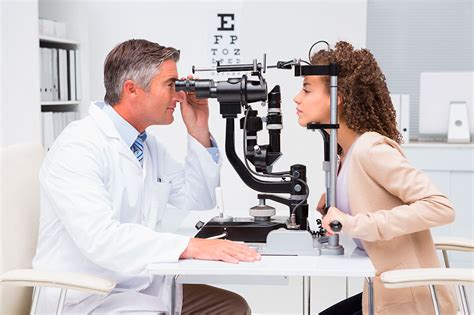 Going for an Eye Checkup? 8 Questions About Transitioning to Contacts ...