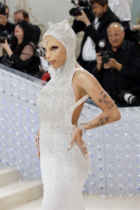 Doja Cat Stuns With Cat Outfit Reveal At 2023 Met Gala