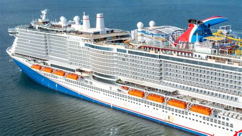 New Carnival Cruise Ship Rescues Small Raft in the Caribbean - AM ...