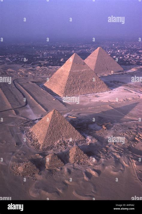 Pyramid egypt aerial hi-res stock photography and images - Alamy