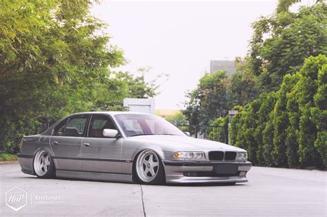 Tailor-made // BMW E38 7-Series on OZ Futura