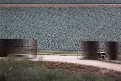 This is what the US-Mexico border looks like