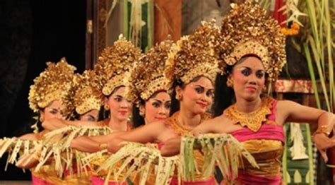 Wanita Bali Ini Ciptakan Tari Pendet yang Mendunia - Lifestyle Fimela.com