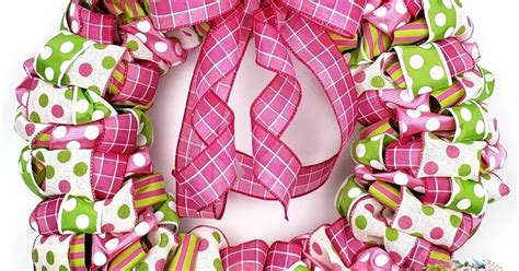 DIY Ribbon Wreath / How to Make a Ribbon Wreath Tutorial | Hometalk