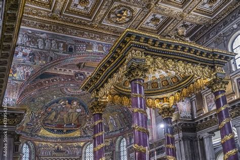 Interior of Saint Mary Major Basilica (Basilica di Santa Maria Maggiore ...