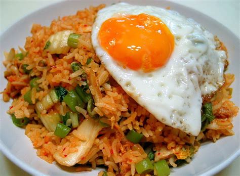 Nasi Goreng (Indonesian Fried Rice) Easy Yummy Recipes