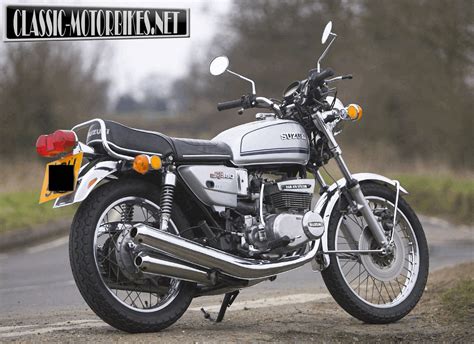 Suzuki GT380 Road Test | Classic Motorbikes