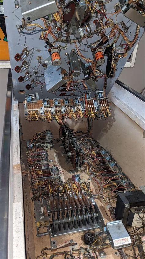 Inside a pinball machine - GIF - HomemadeTools.net