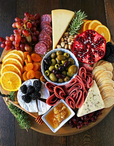 Charcuterie Board (Meat and Cheese Platter) | Charcuterie board meats ...