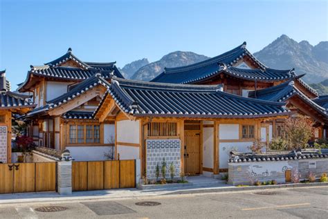 Seoul to build 10 new hanok villages throughout city