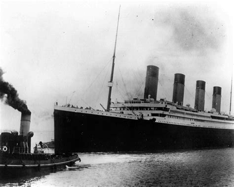 Flipboard: Historic photos of the sinking of the Titanic in 1912