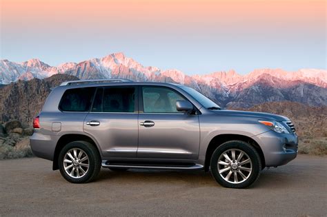 2010 Lexus LX 570 packs new features and vision