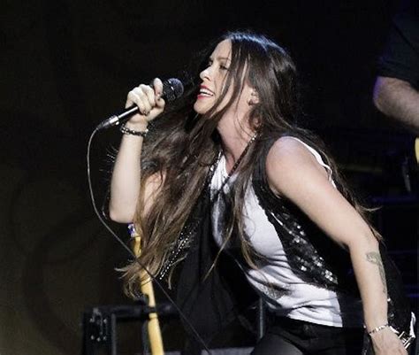 Alanis Morissette ‘Jagged Little Pill’ 25th anniversary tour coming to ...