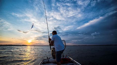 6 Tips for Night Fishing - iOutdoor Night Fishing Adventures