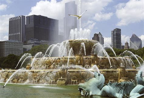 Buckingham Fountain Photograph by Frank Winters - Fine Art America