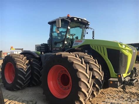 Used CLAAS XERION 5000 TRAC tractors Year: 2015 Price: $312,164 for ...