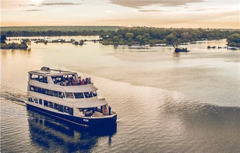 Zambezi Explorer - luxurious cruise on the Zambezi River