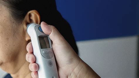 Ear thermometer: Accuracy, how to use, and alternative methods