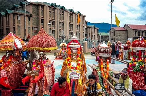 Road Trips to the 10 Main Cities in Himachal Pradesh during Festival ...