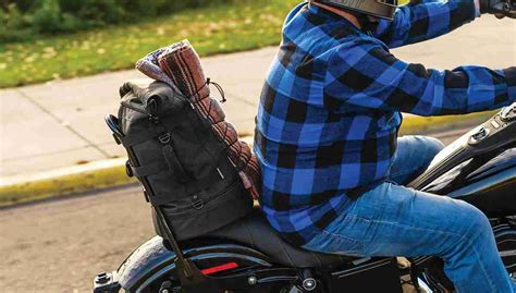 Motorcycle Gear: Kuryakyn Freeloader Motorcycle Travel Bag | Rides and ...