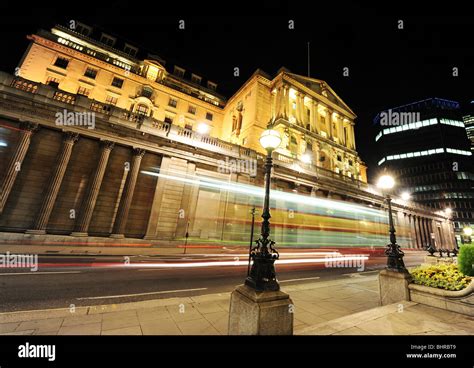 Bank of England at night time Stock Photo - Alamy