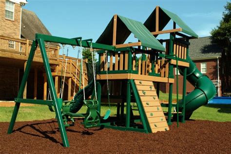 Loose Rubber Mulch | Commercial Playground Surfaces | FL