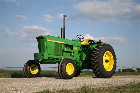 The John Deere 4020 New Generation Tractor - Green Magazine