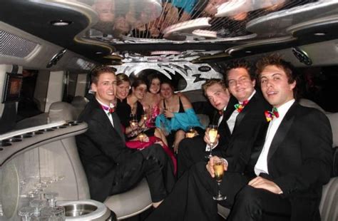 PROM CAR HIRE UK | LOWEST PRICE & LARGEST LUXURY FLEET