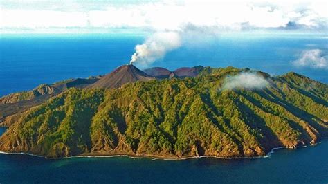 Barren Island volcano, India’s only live volcano, became active in ...