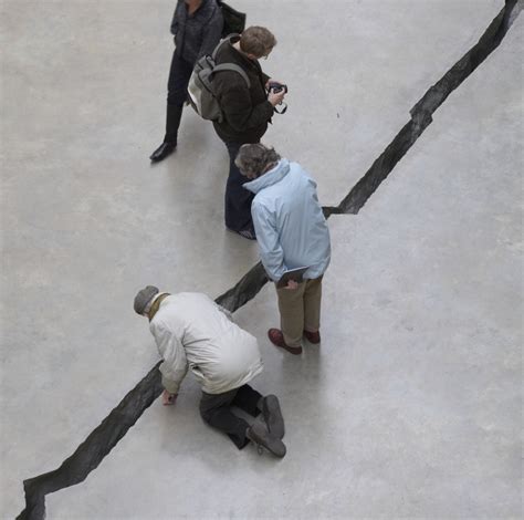 Doris Salcedo’s Shibboleth – A giant crack in Tate Modern