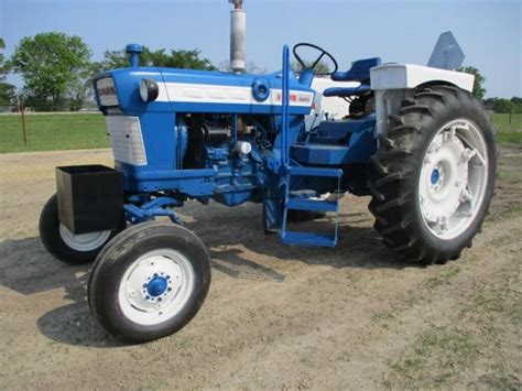 Ford 4000 gas tractor, engine overhaul & new | Live and Online Auctions ...