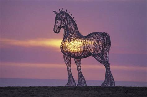 Heavy Horse. Impressive sculpture by Andy Scott overlooking the M8 at ...