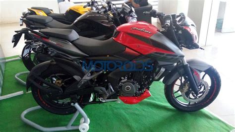 2017 Bajaj Pulsar 200NS reaches showrooms; misses out on ABS? - IBTimes ...