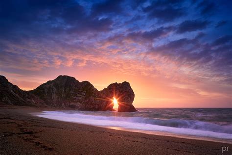 Through the Keyhole: Durdle Door's sunrise, revisited