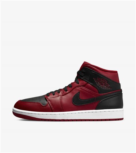 Air Jordan 1 Mid 'Gym Red and Black' (554724-660) Release Date. Nike SNKRS