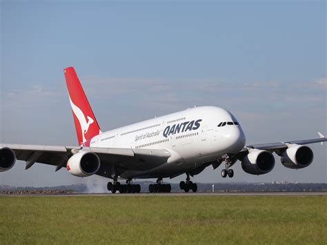 A Qantas Airbus A380 took a 'nosedive' over the Pacific after flying ...