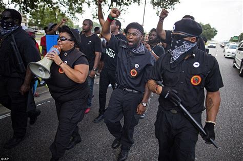 Prominent Black Lives Matter activist DeRay McKesson is arrested ...