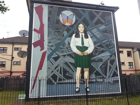 Peace wall mural, Derry, Northern Ireland | Cidade