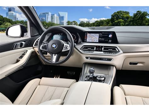 Check Out The Inside Of The All New BMW X5 | BMW of West Springfield