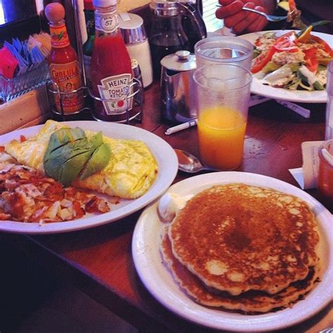 Uncle Bill's Pancake House, Manhattan Beach, CA - California Beaches