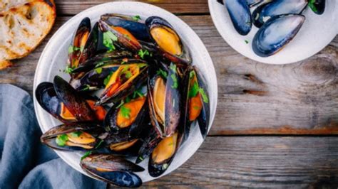 Clams vs. Mussels: What's the Difference? I Lifestyle