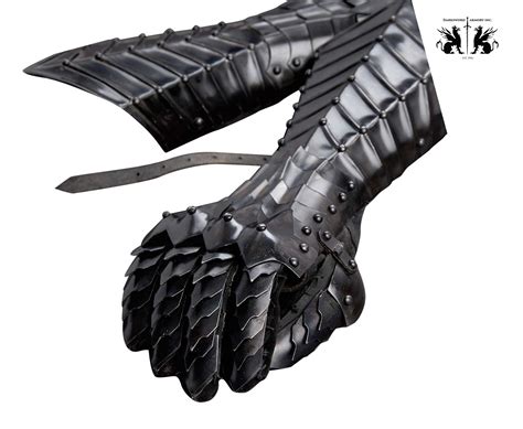 Nazgul Fantasy Gauntlets (#1705) - Darksword Armory